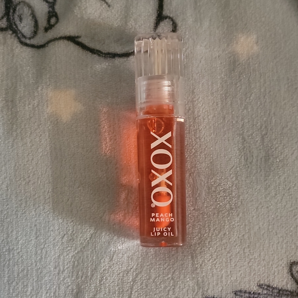 XOXO Peach Mango Lip Oil - Vibrant Orange